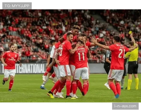 本菲卡主场强势发力，展现争冠新气象